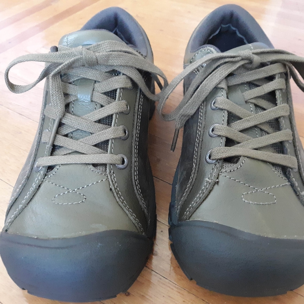 Keen Brighs Women's 7 Burnt Olive NIB